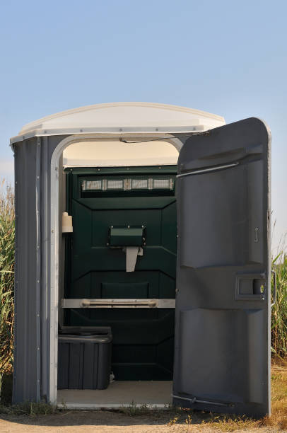 Portable Toilet Options We Offer in Bellevue, MI